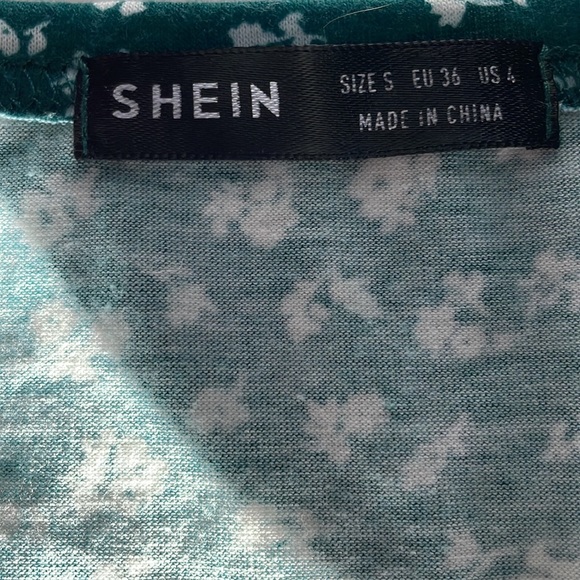 Shein Cropped T-Shirt - Picture 2 of 3